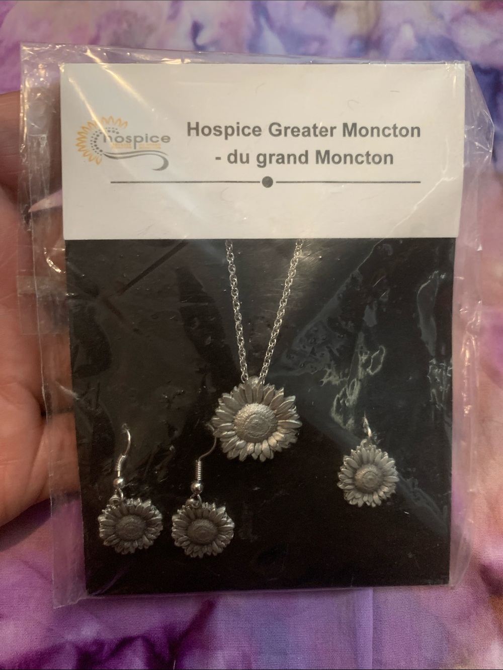 New Vintage Aitkens Pewter Sunflower Pendant Neck and Earring Set - Silver Tone